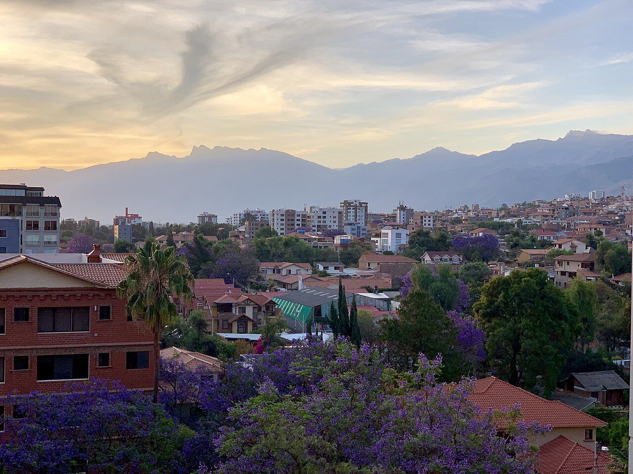 Atardecer sobre la serranía del Tunari